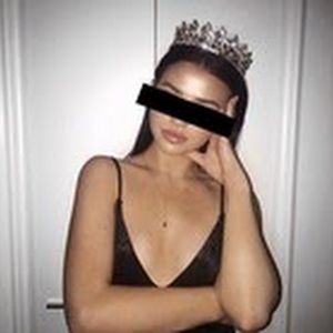 Meet your Posher, Lola